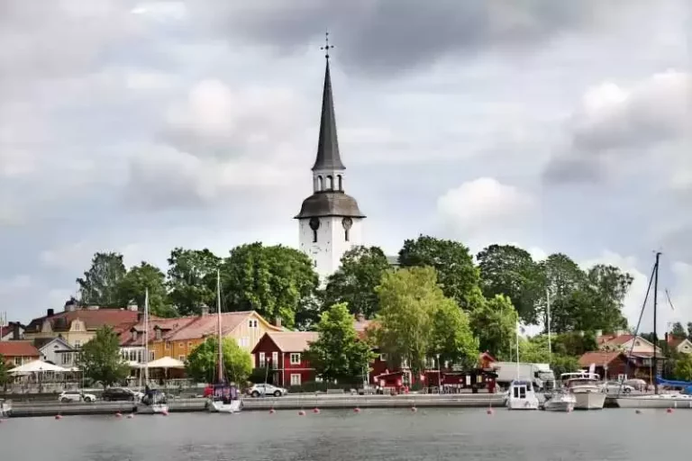 Takläggare i Mariefred