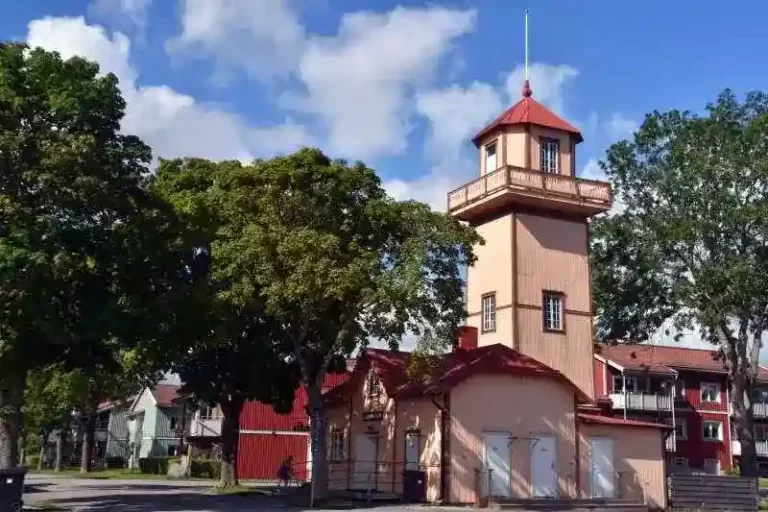 Takläggare i Östhammar