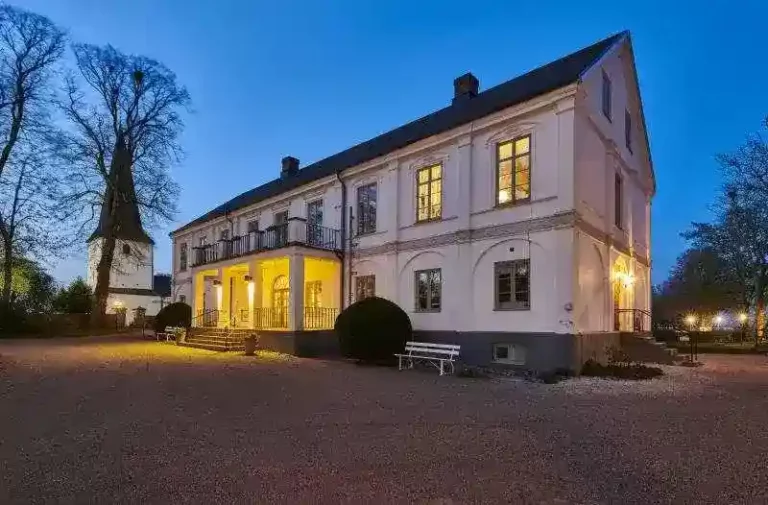 Takläggare i Upplands Väsby
